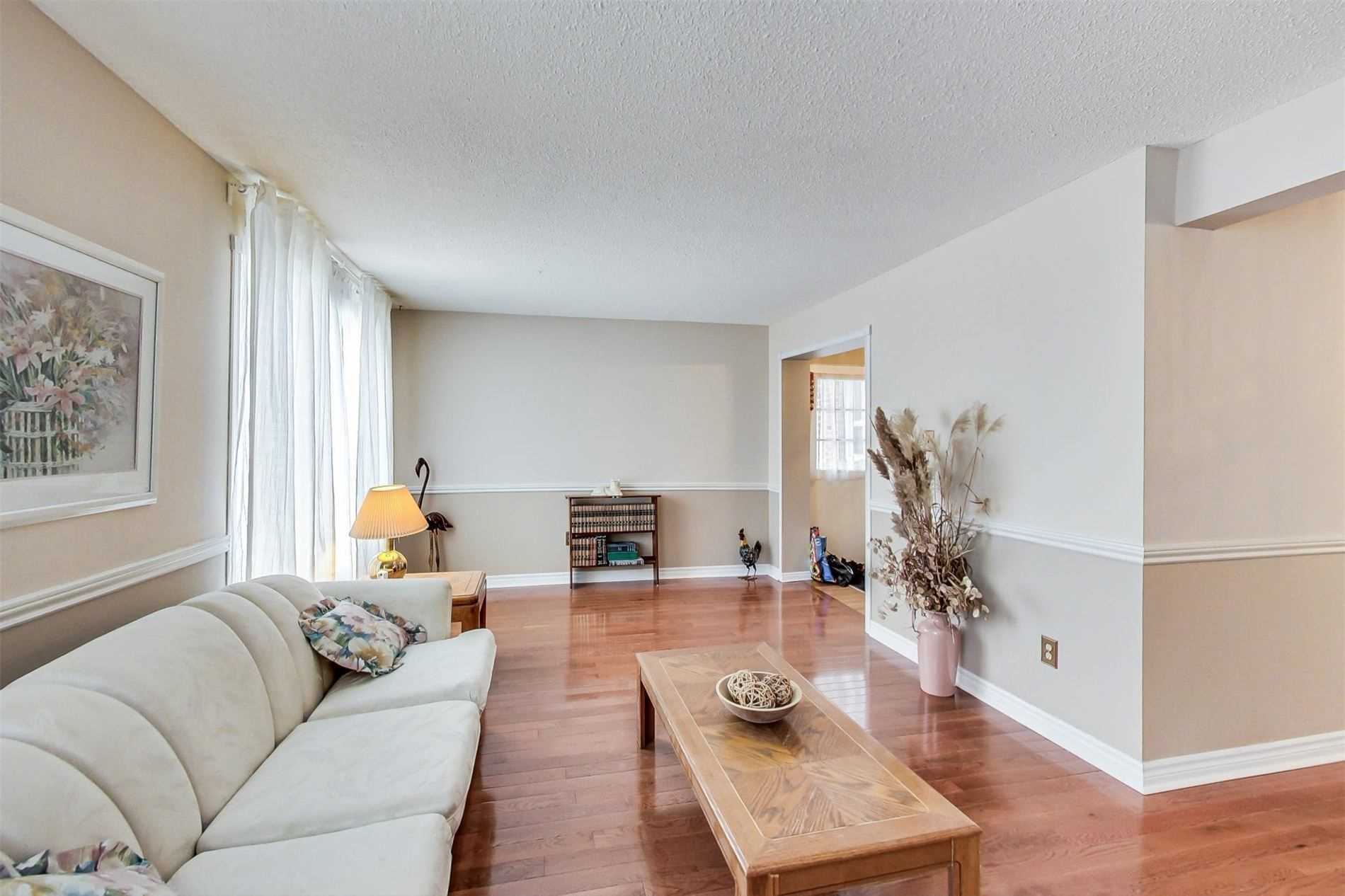 135 Ramona Blvd