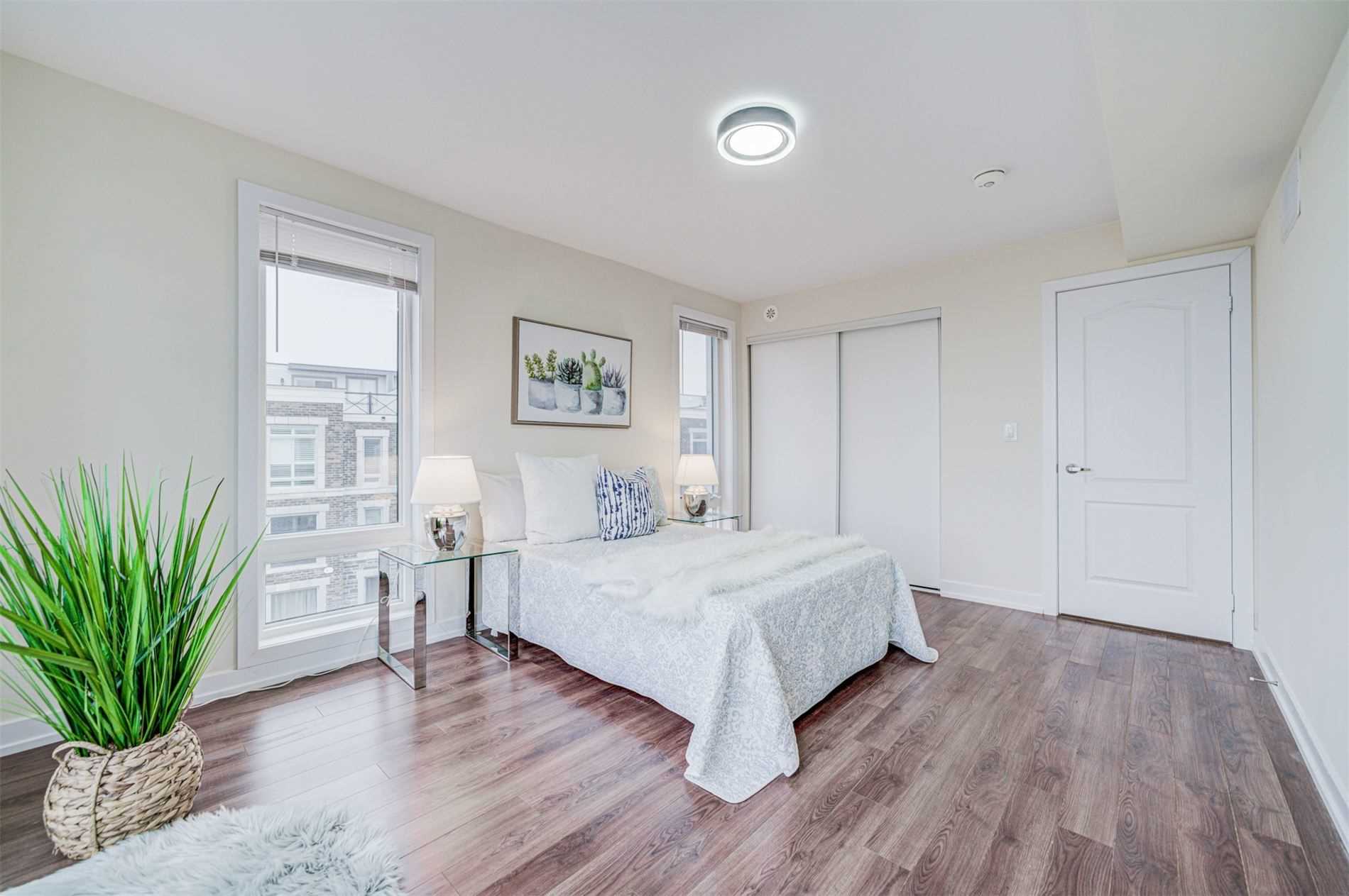 11 Dunsheath Way, #1203