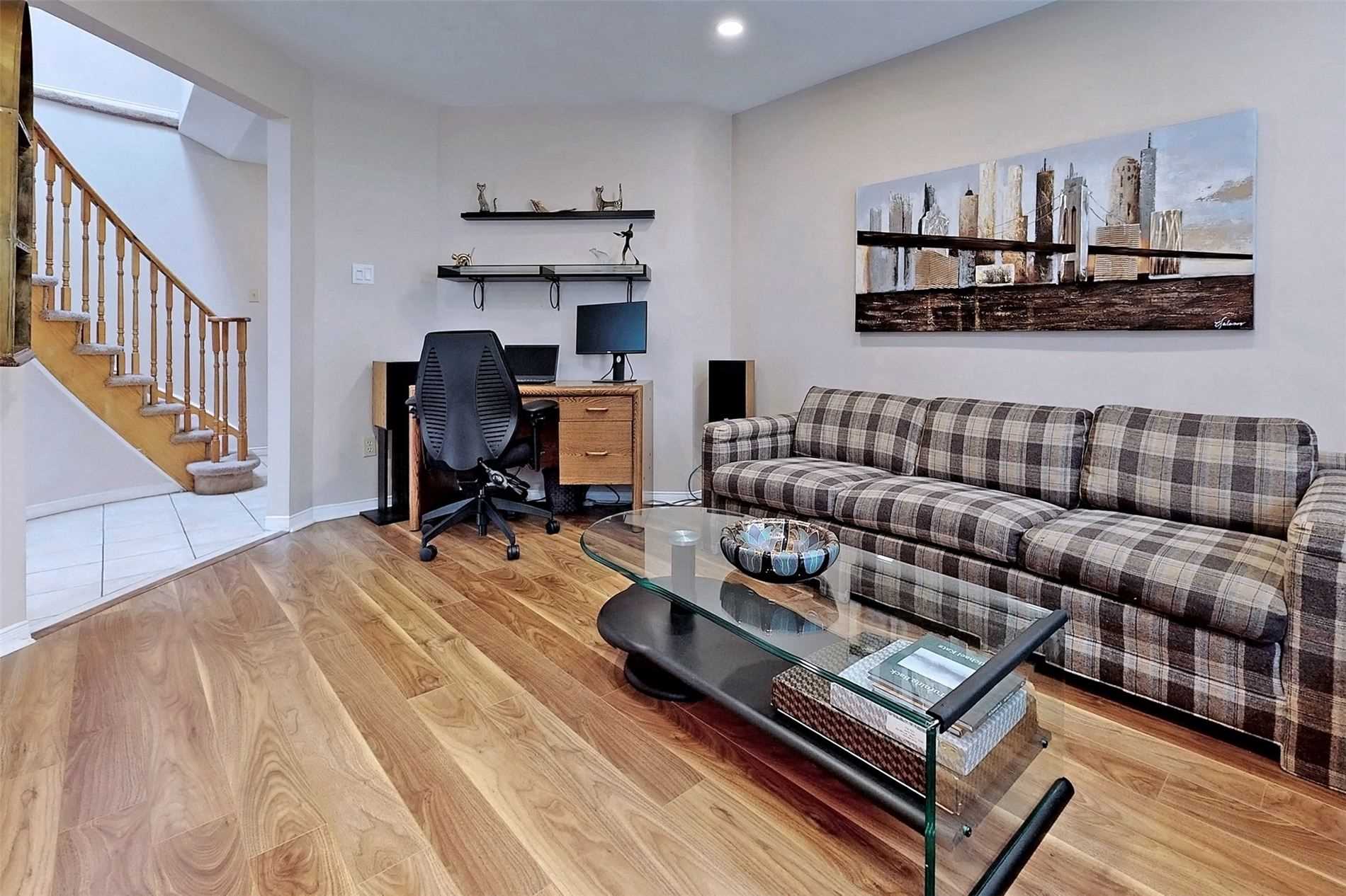 107 Roxborough Lane