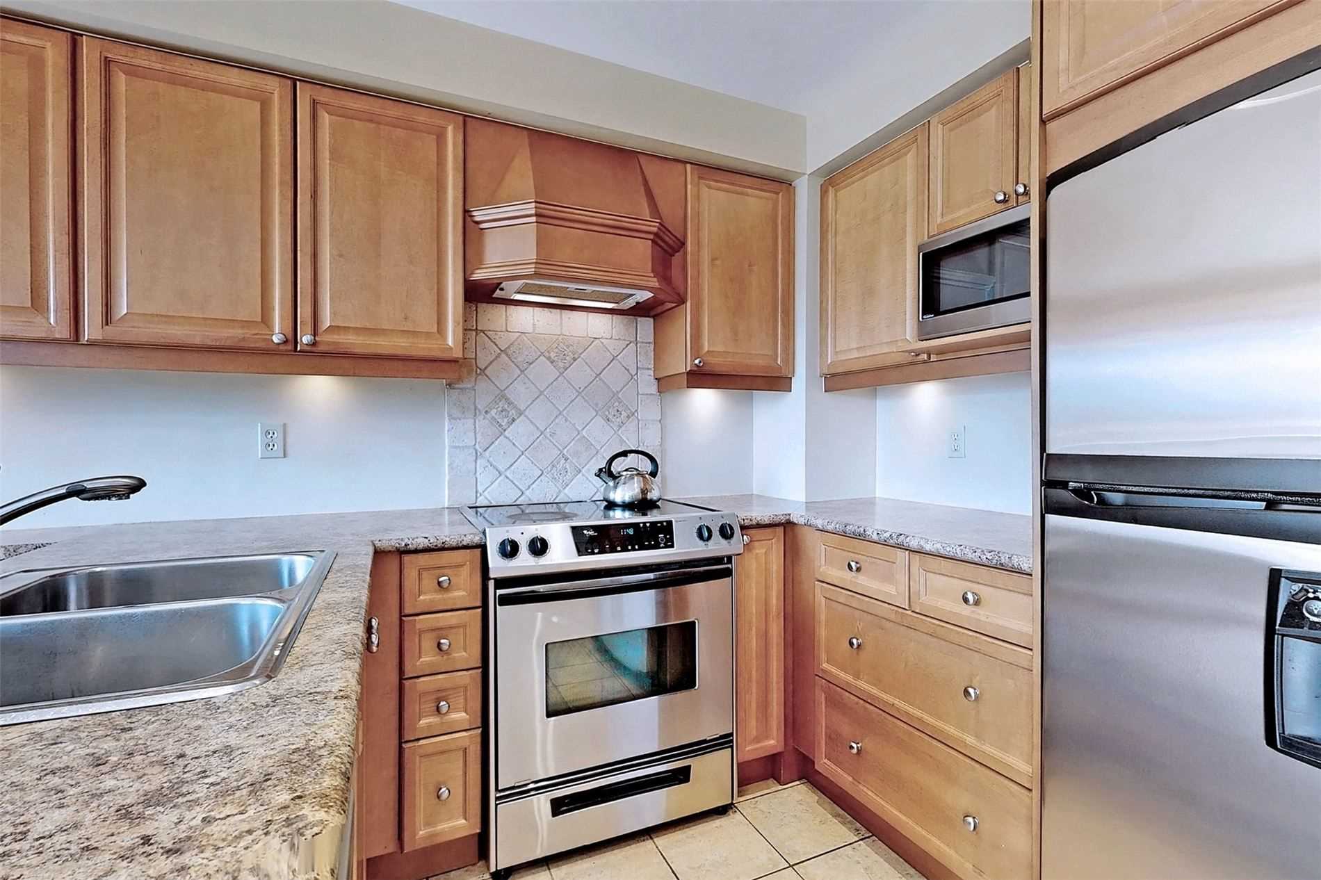 107 Roxborough Lane