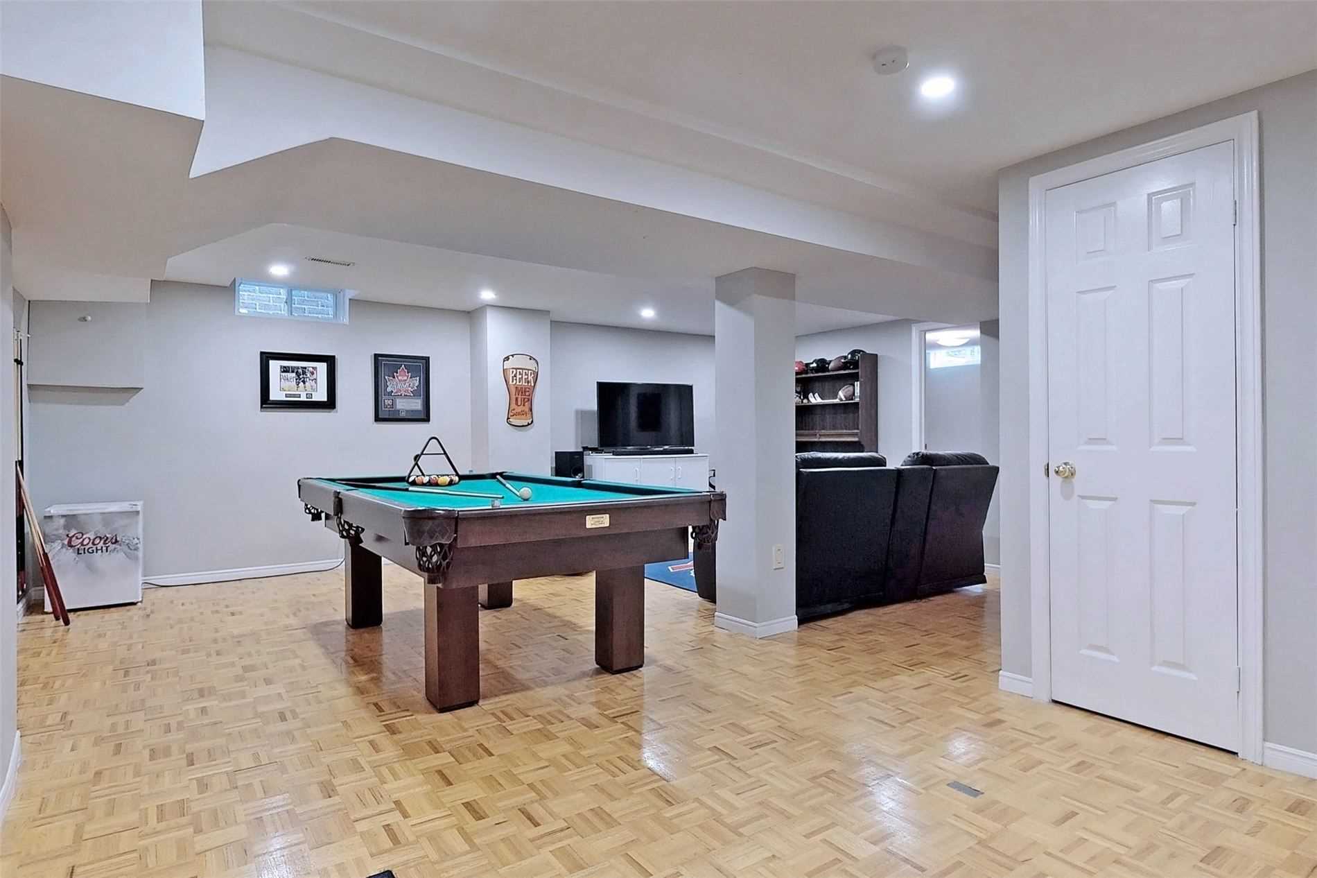 107 Roxborough Lane