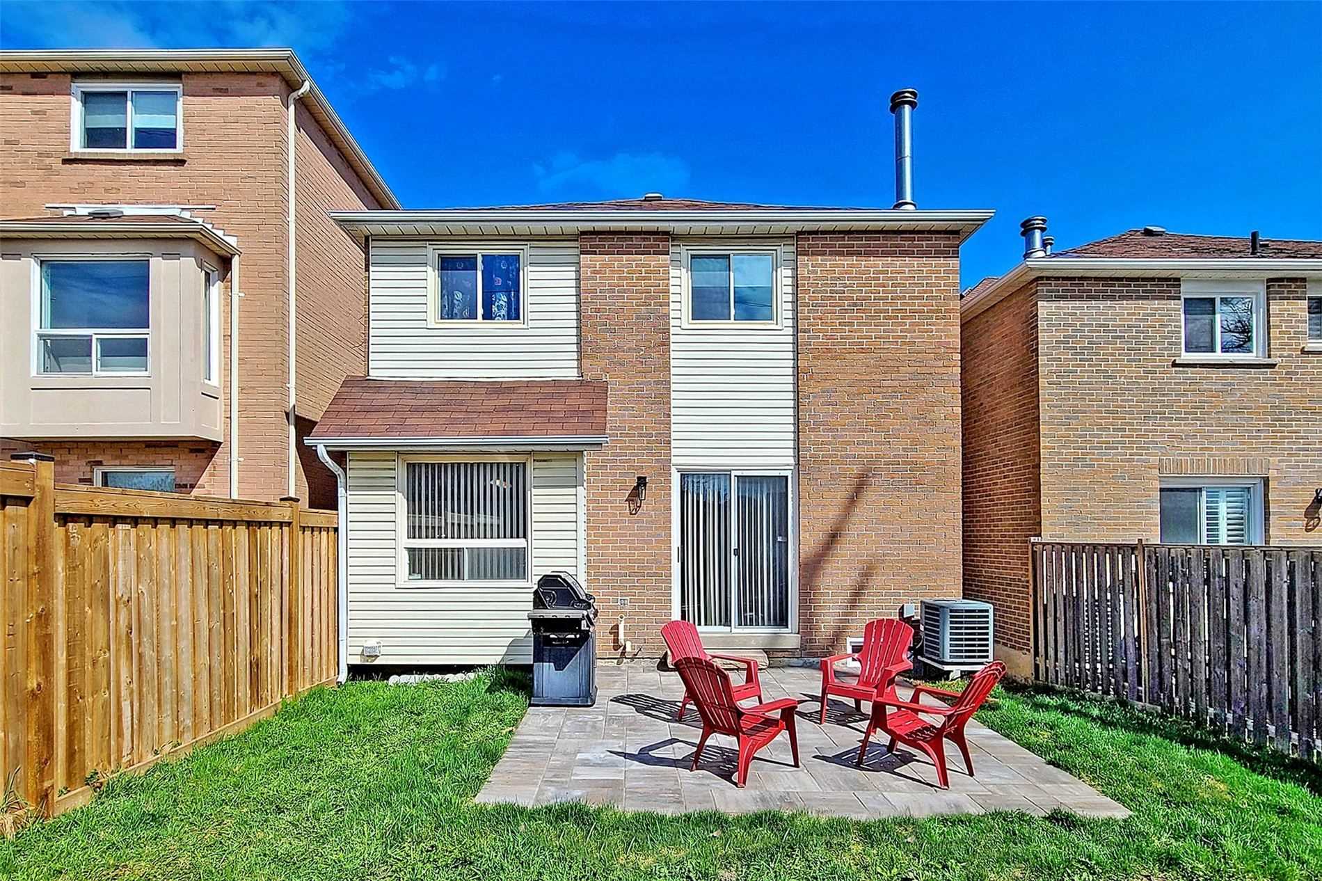 107 Roxborough Lane