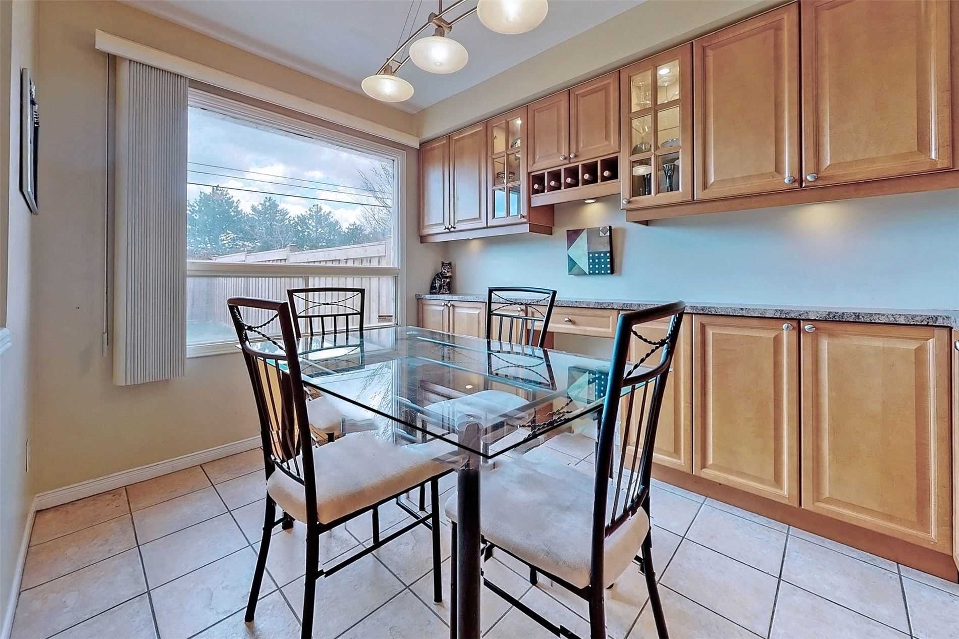 107 Roxborough Lane