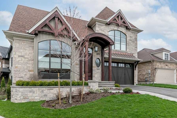 108 Oakside Dr, Uxbridge