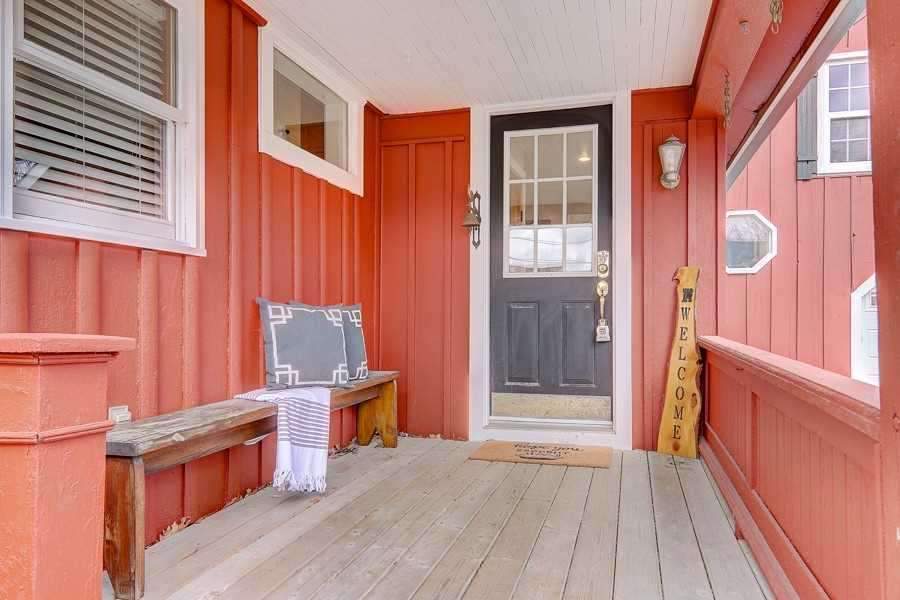 203 Brock St W