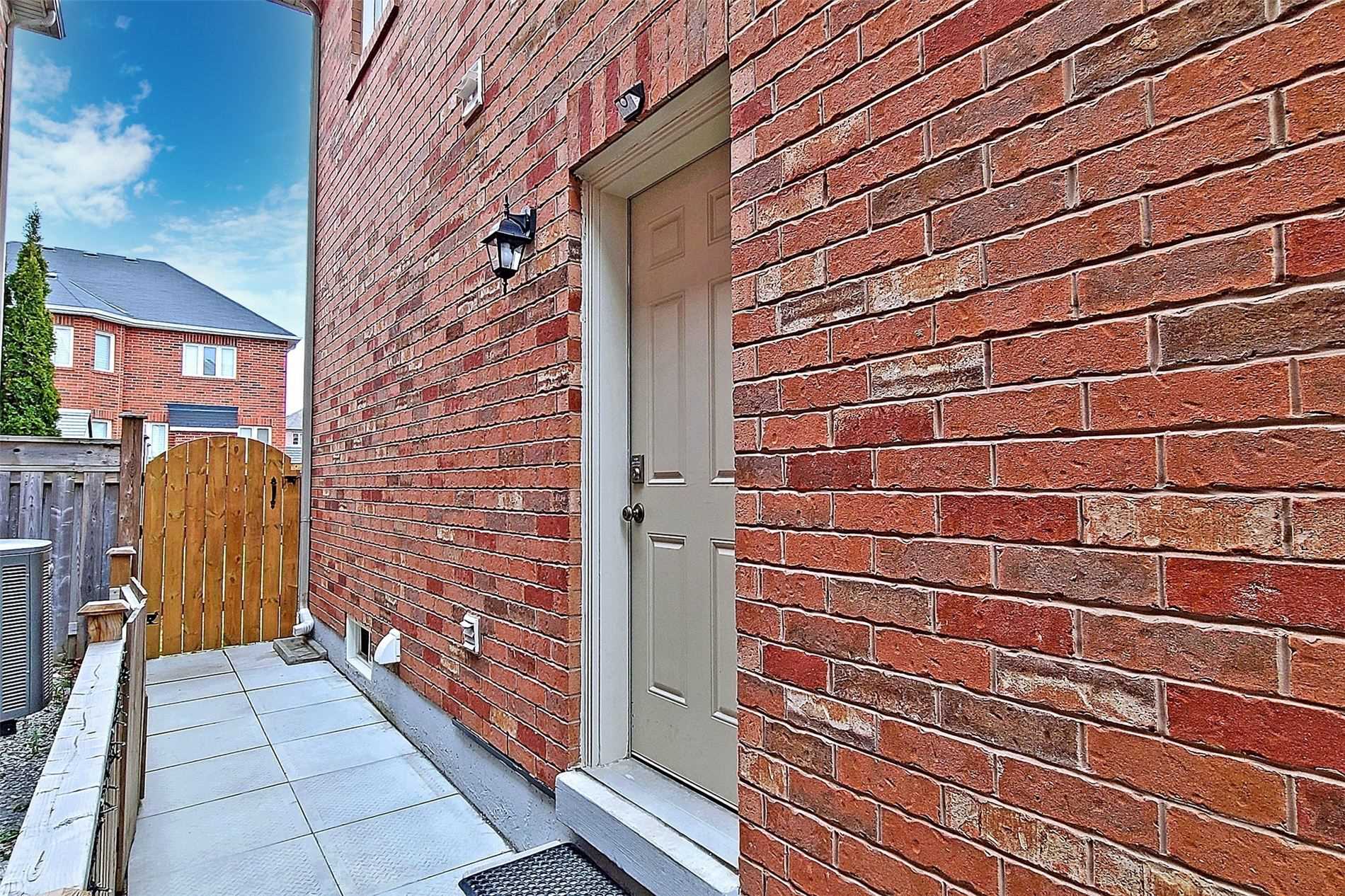 48 Tonner Cres