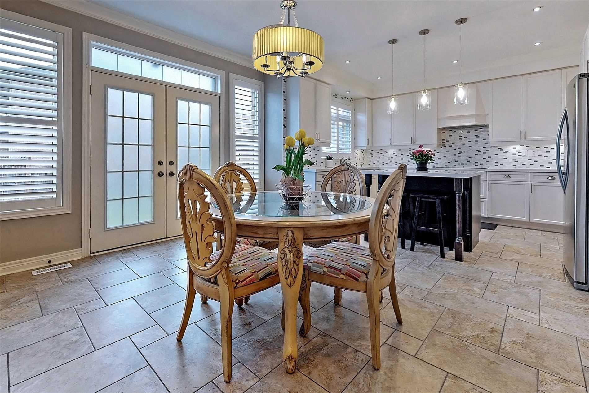 48 Tonner Cres