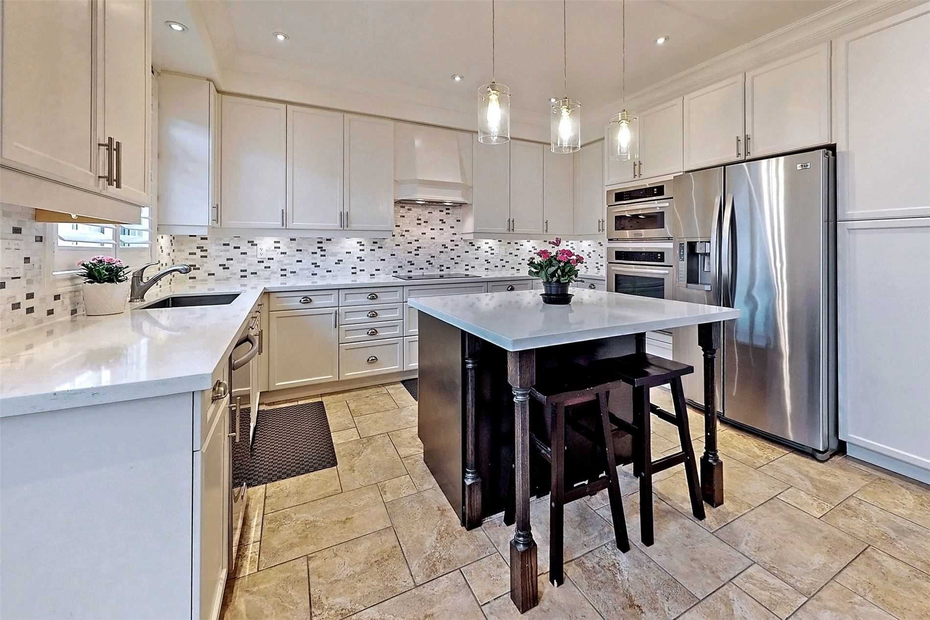 48 Tonner Cres