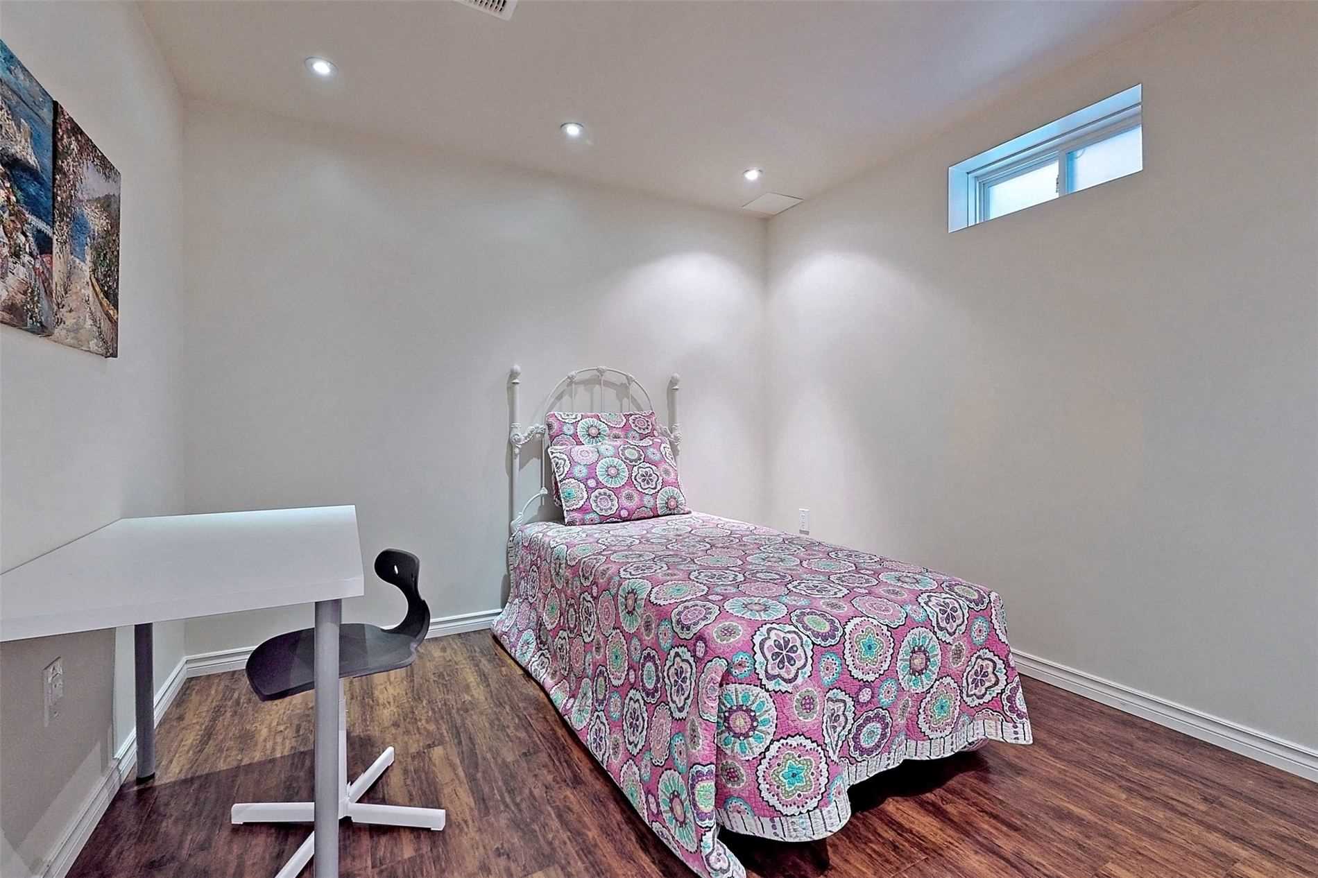 48 Tonner Cres