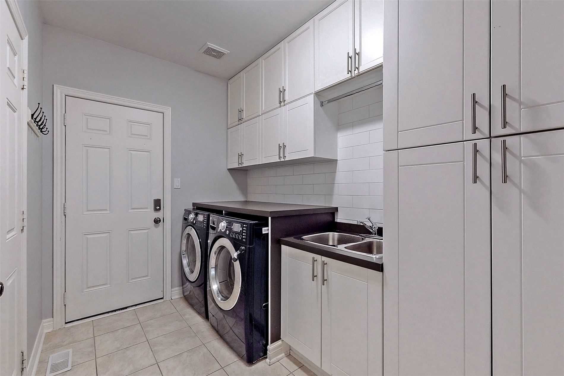 48 Tonner Cres