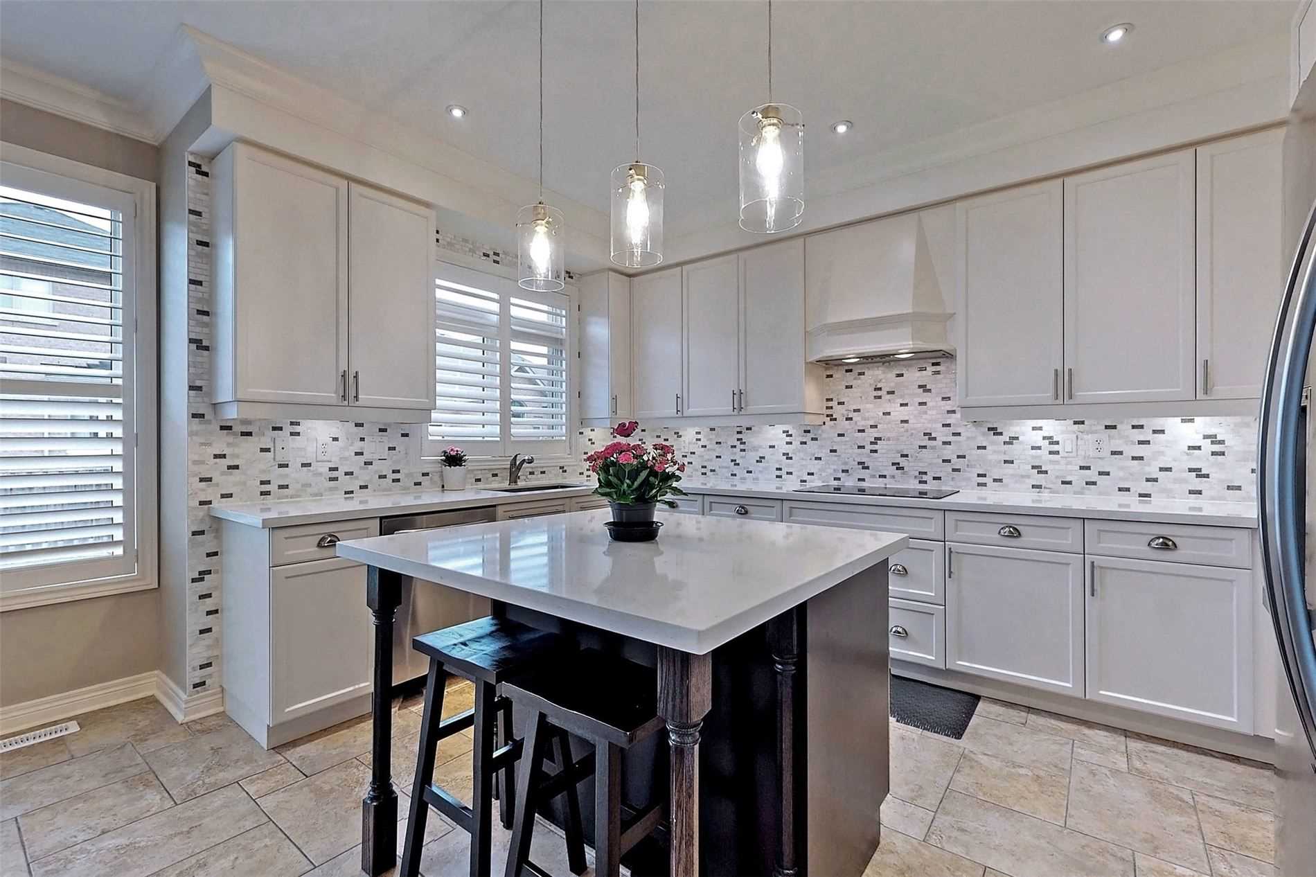 48 Tonner Cres