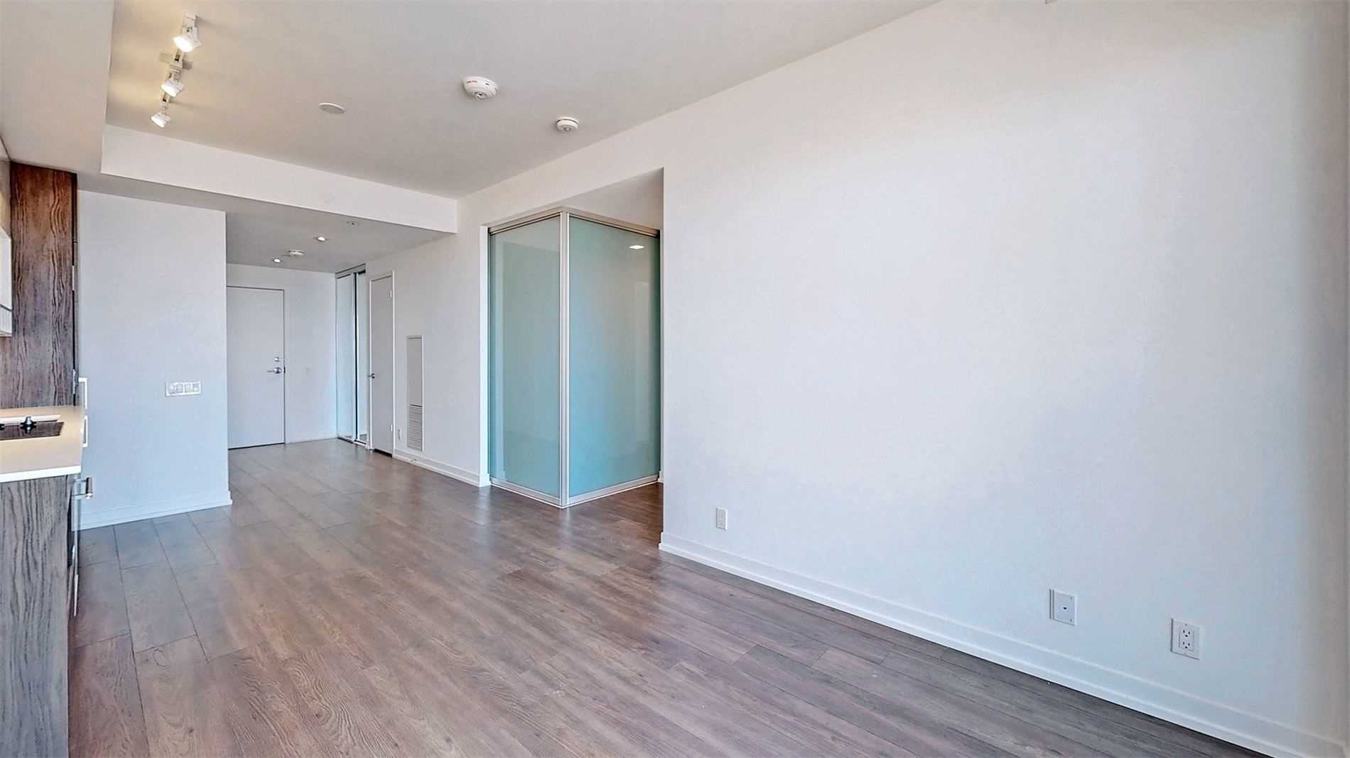 898 Portage Pkwy, #6101