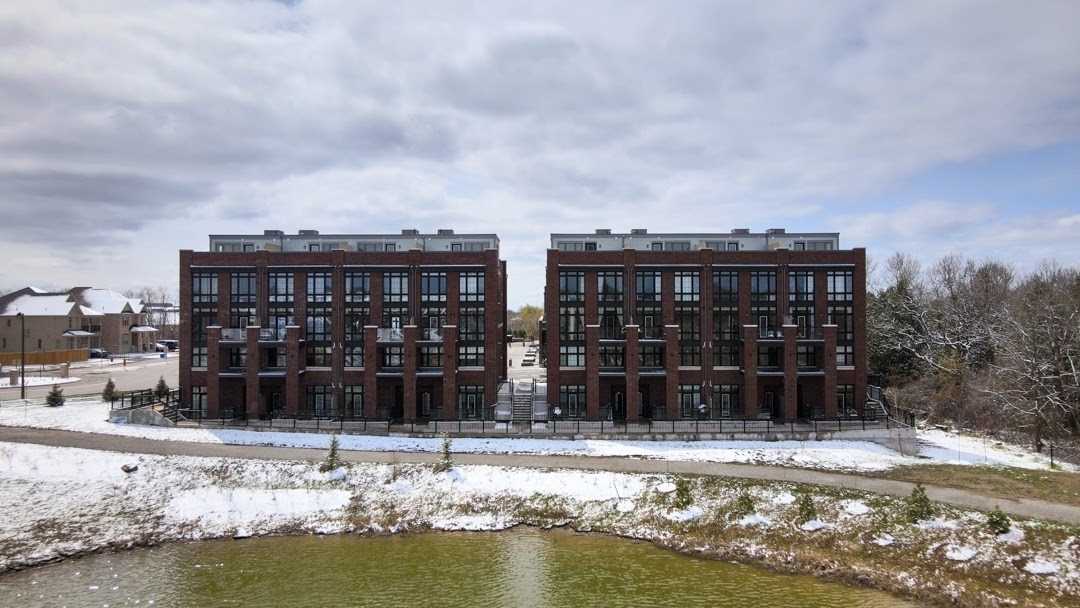 2 Linsmore Pl, #208