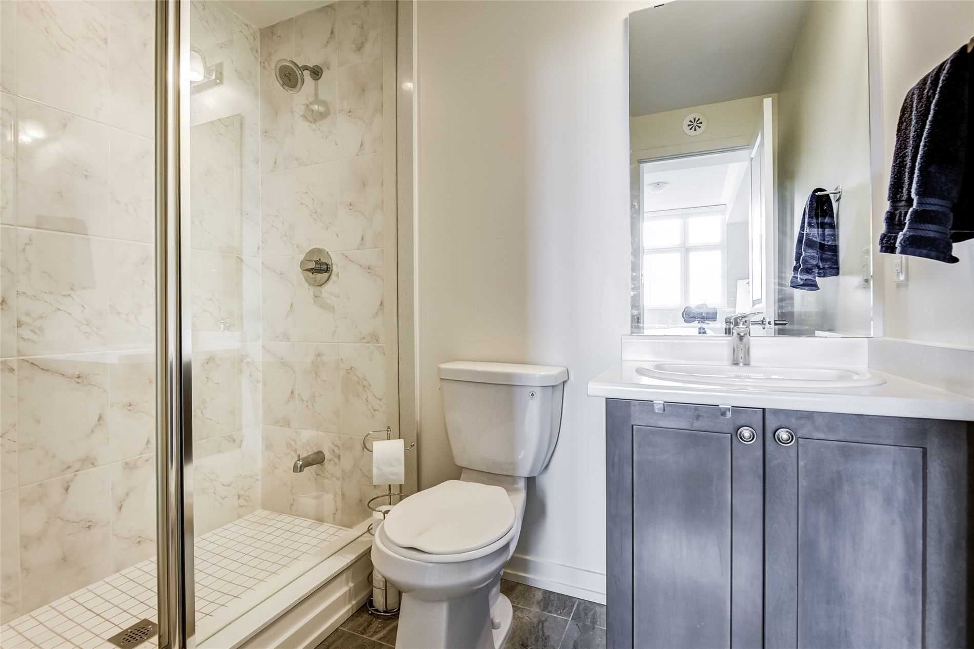 2 Linsmore Pl, #208