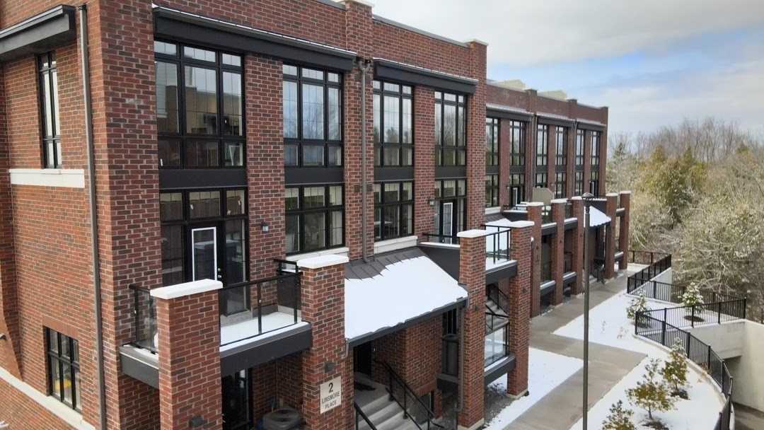 2 Linsmore Pl, #208