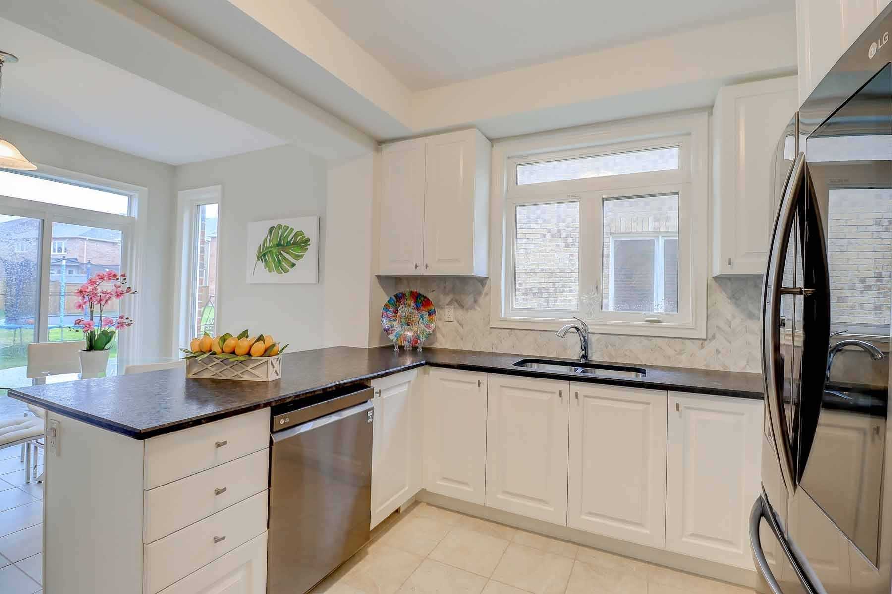 14 Empire Dr