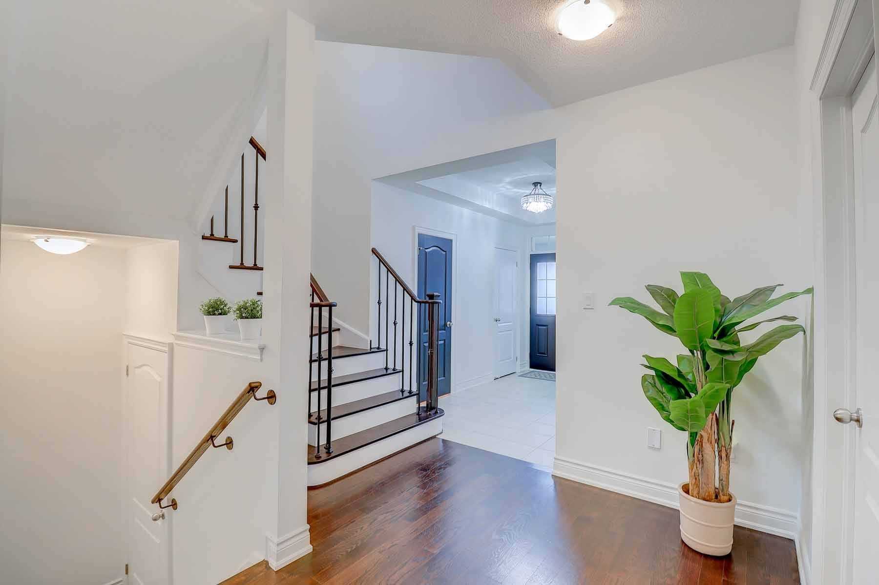 14 Empire Dr