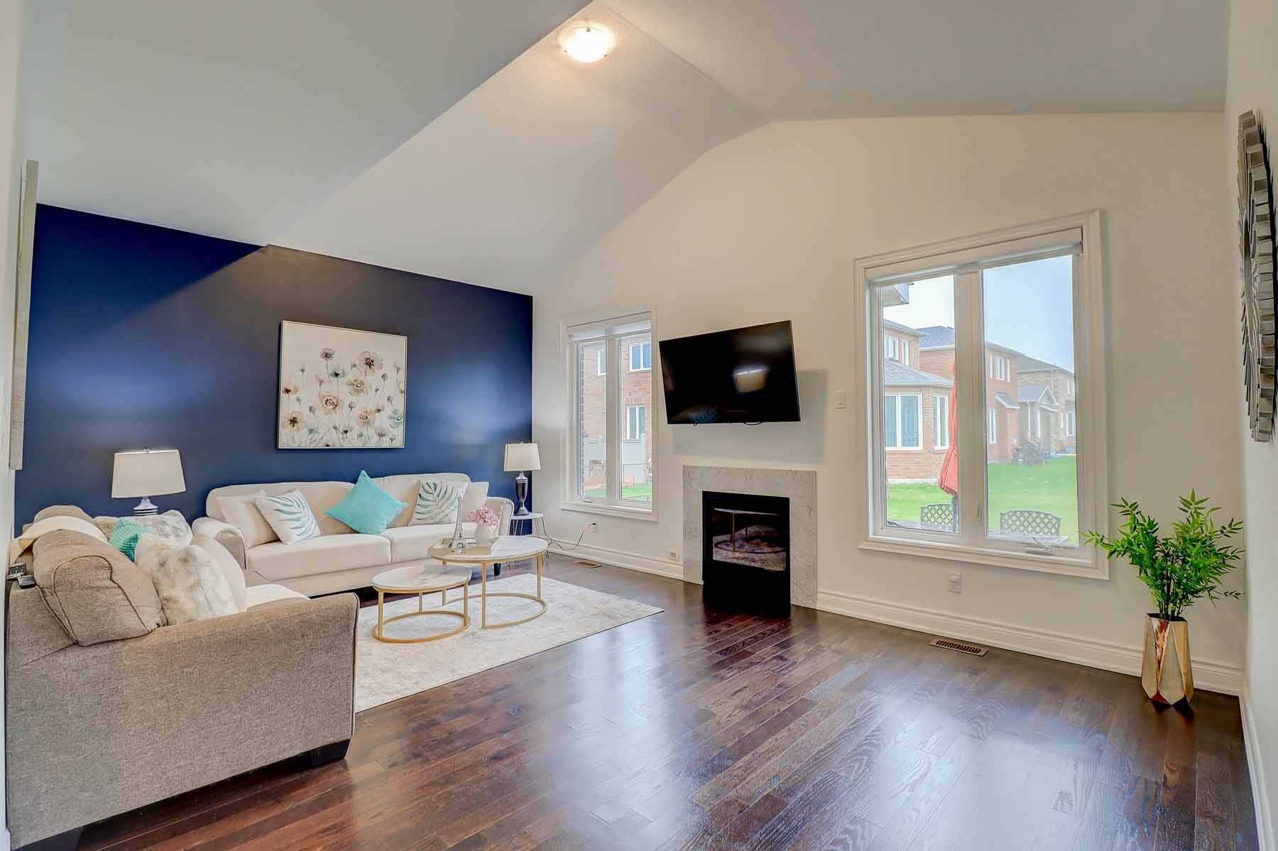 14 Empire Dr