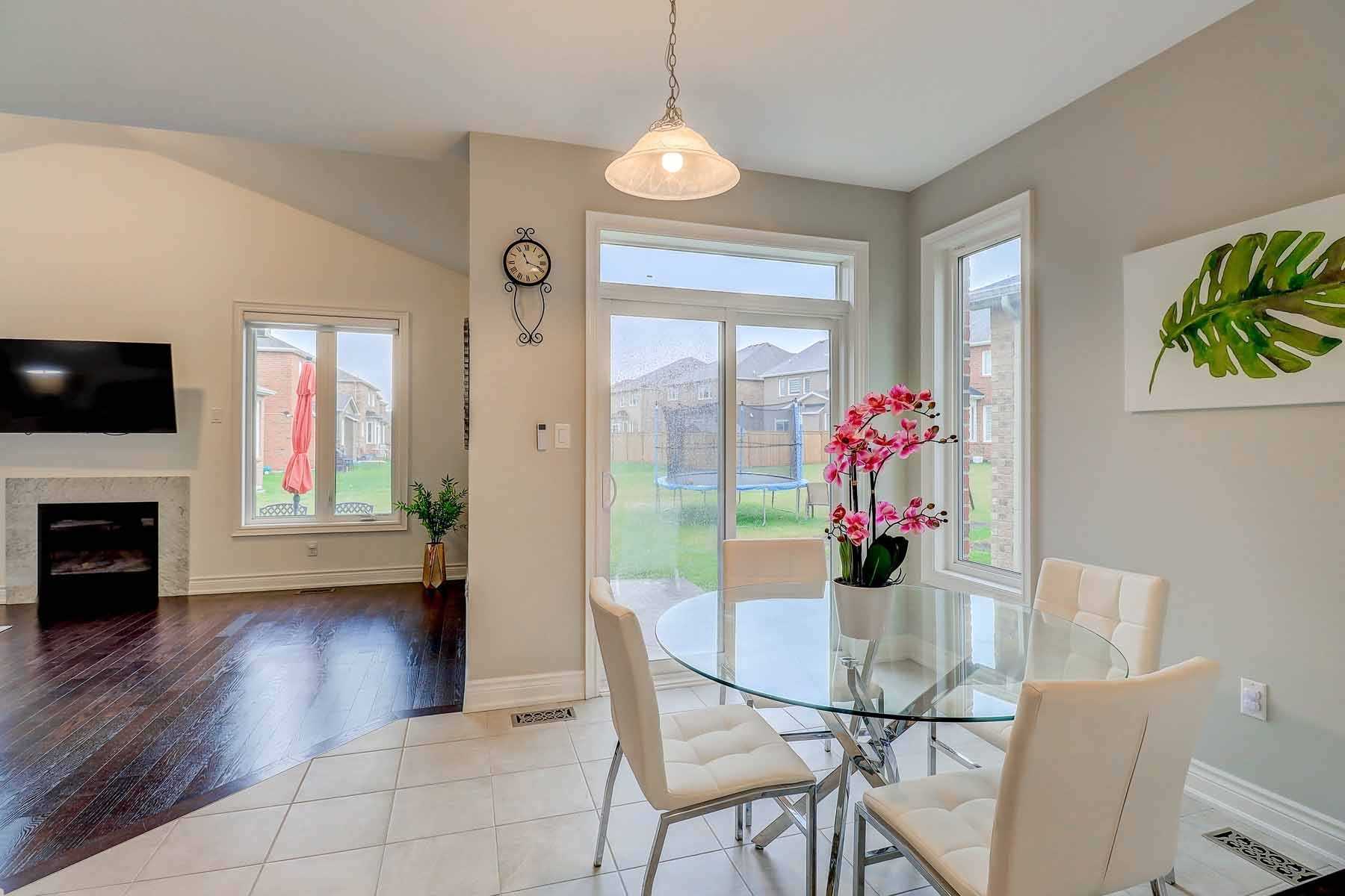 14 Empire Dr