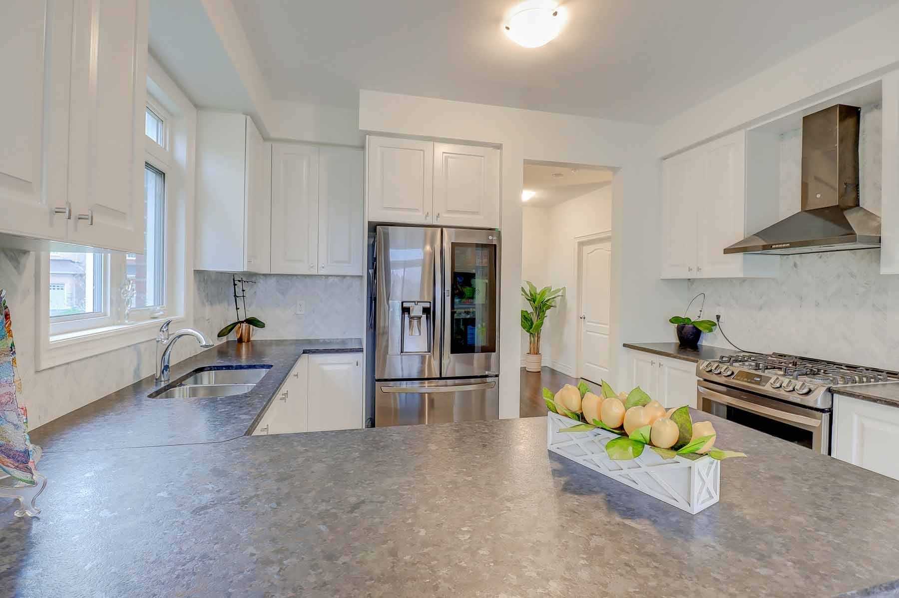 14 Empire Dr