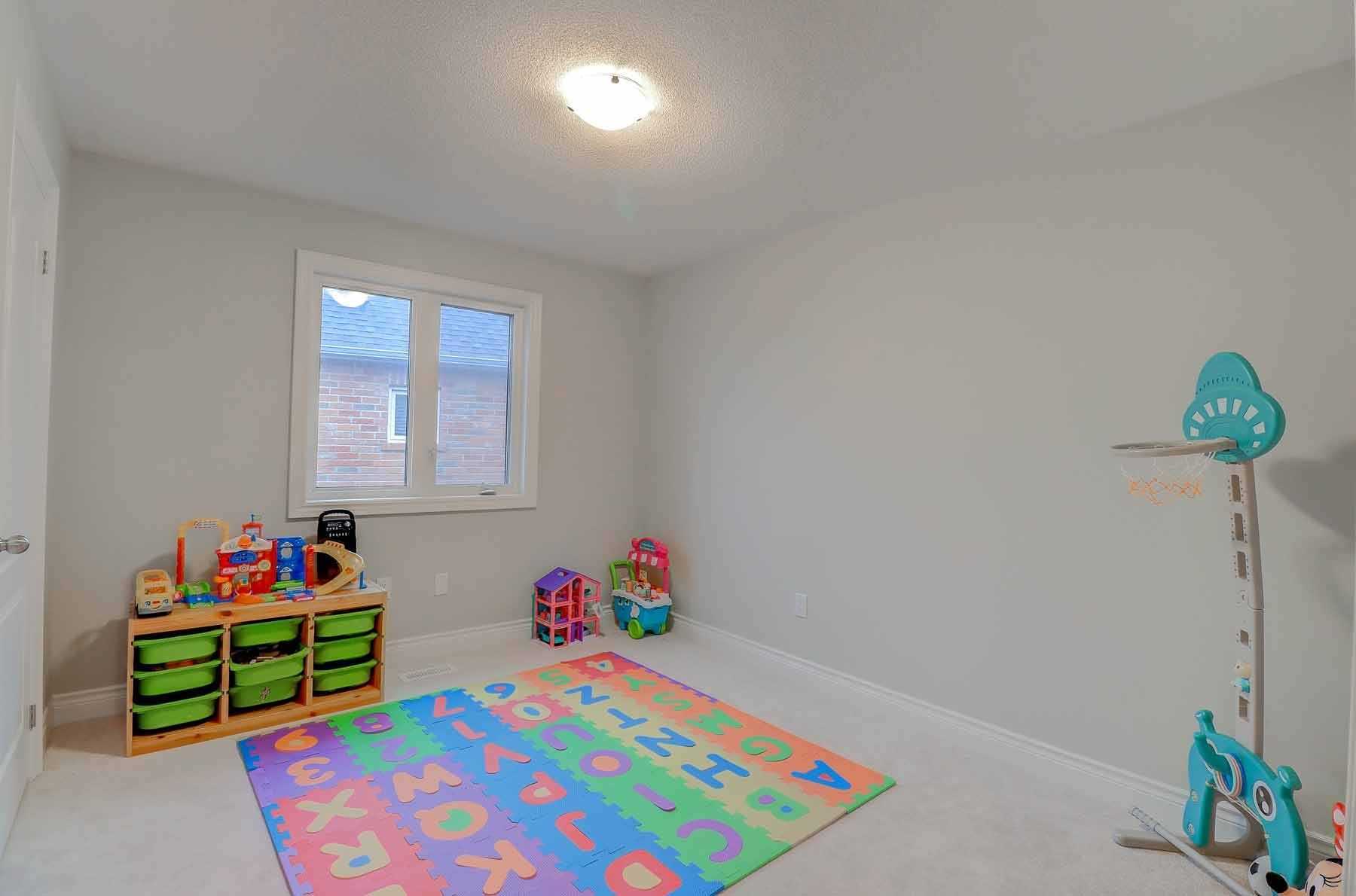 14 Empire Dr