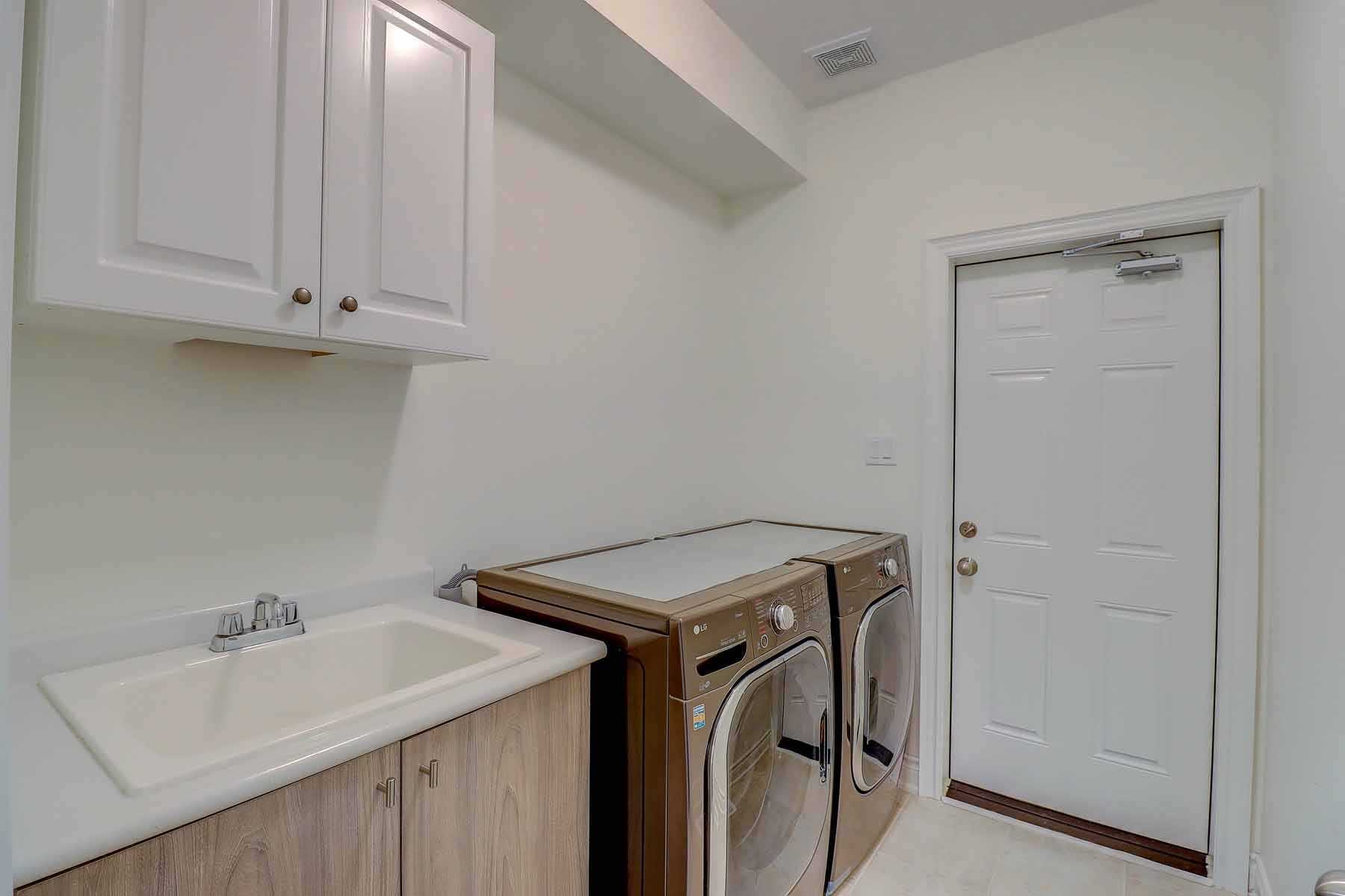 14 Empire Dr