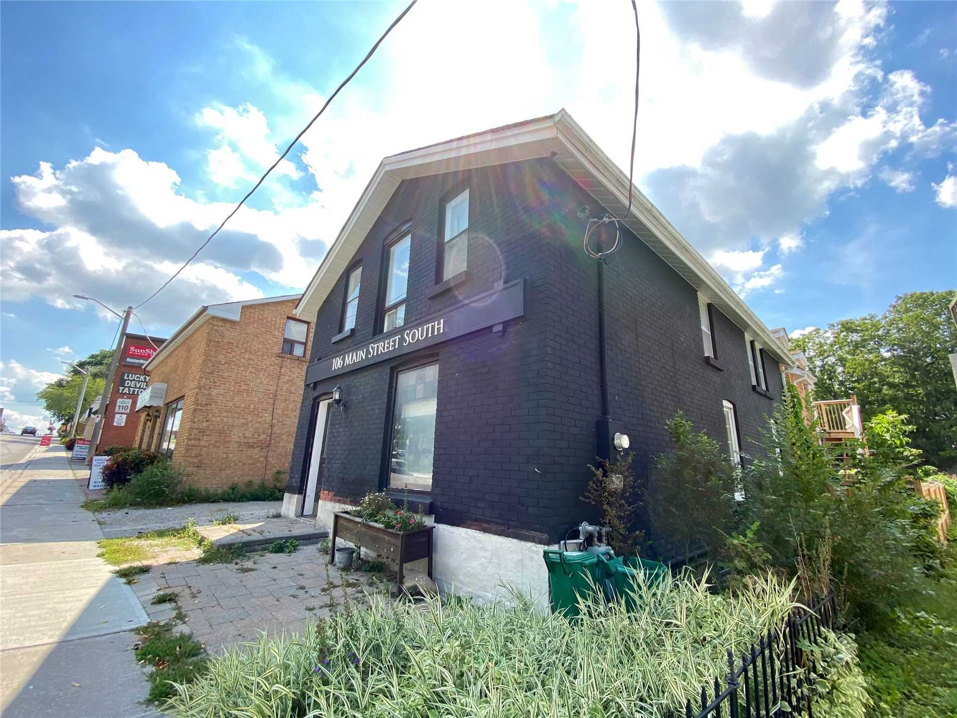 106 Main St S