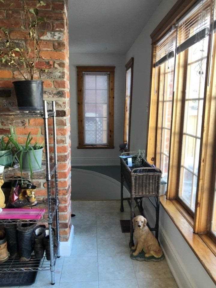 106 Main St S