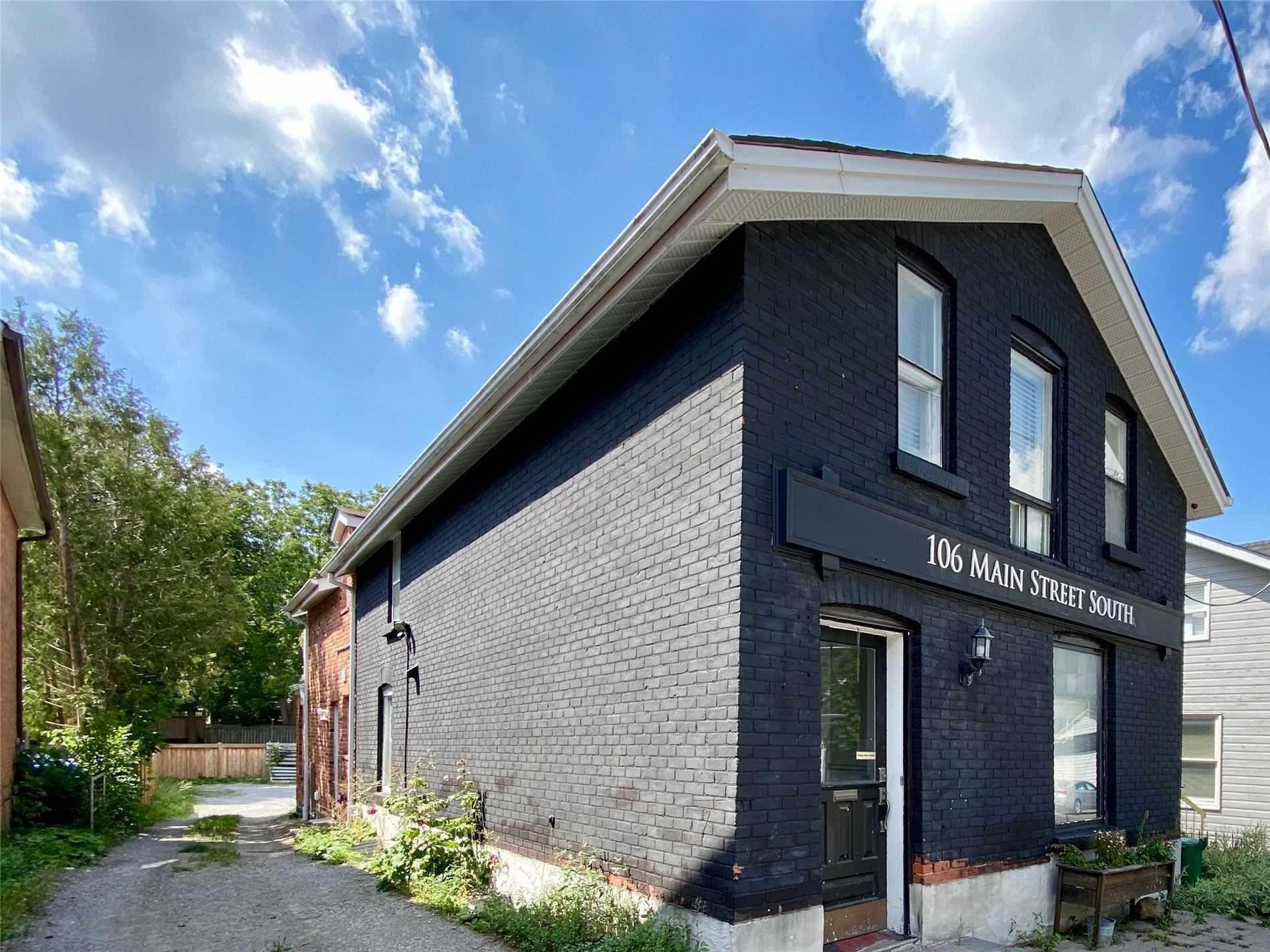 106 Main St S