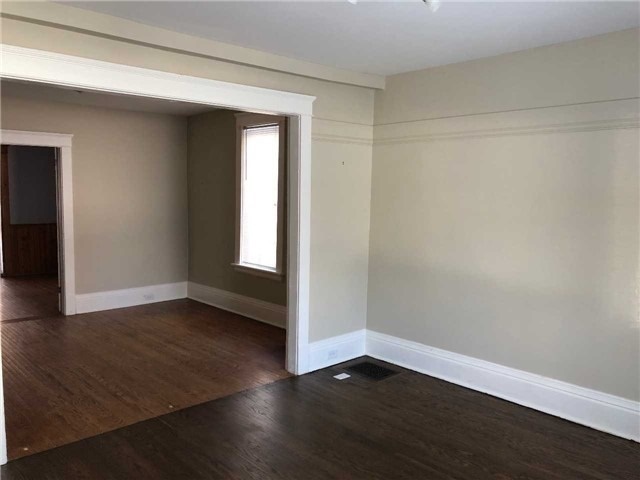 106 Main St S