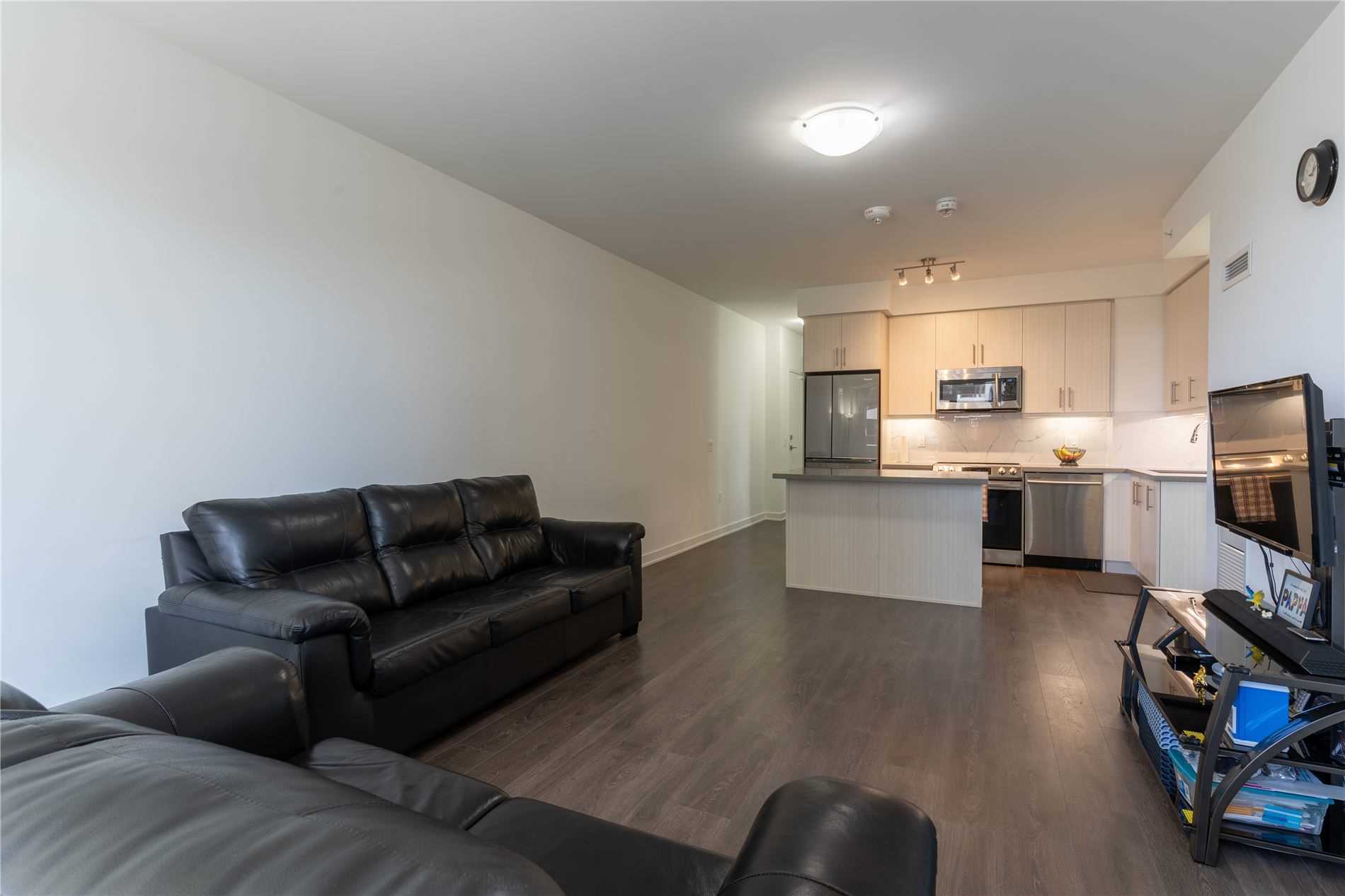 75 Oneida Cres, #410