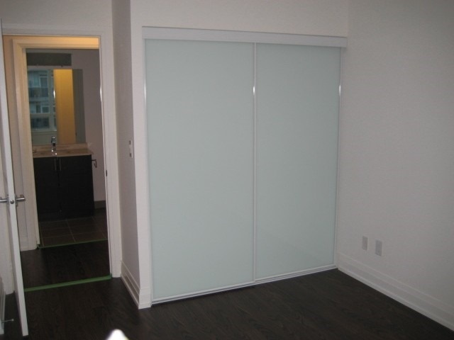 7165 Yonge St, #910