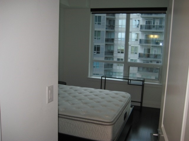7165 Yonge St, #910