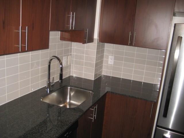 7165 Yonge St, #910