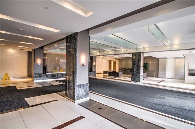 7165 Yonge St, #910