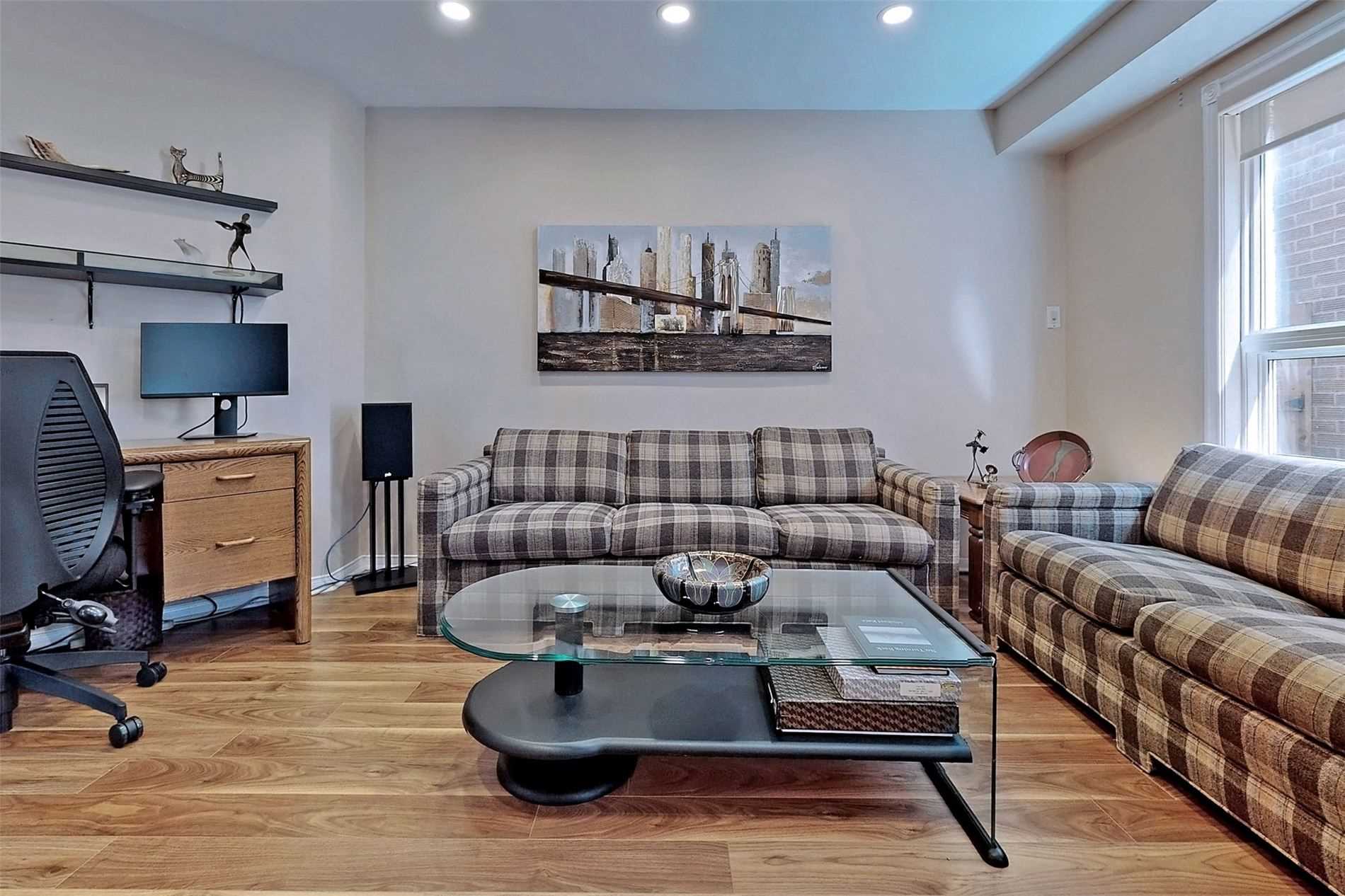107 Roxborough Lane