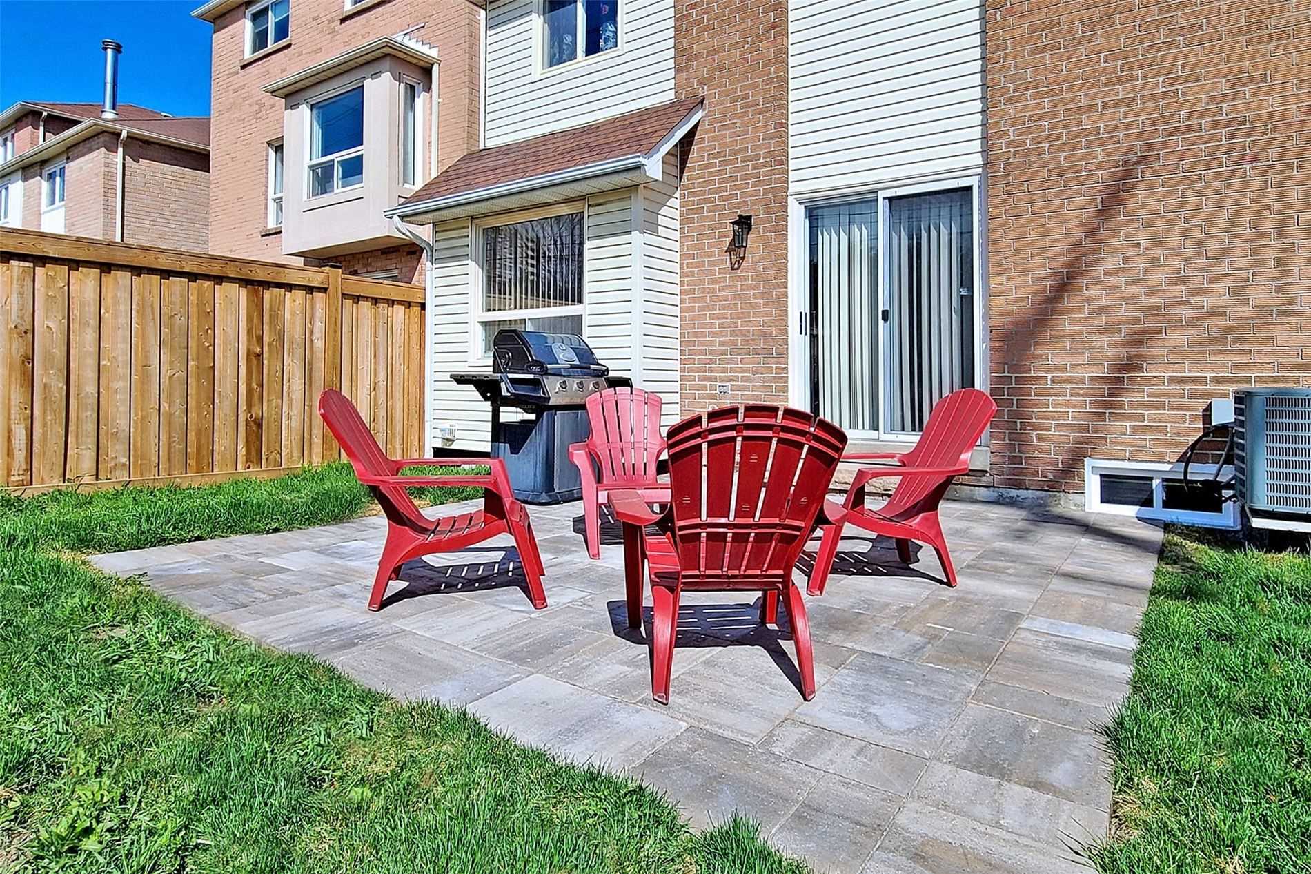 107 Roxborough Lane