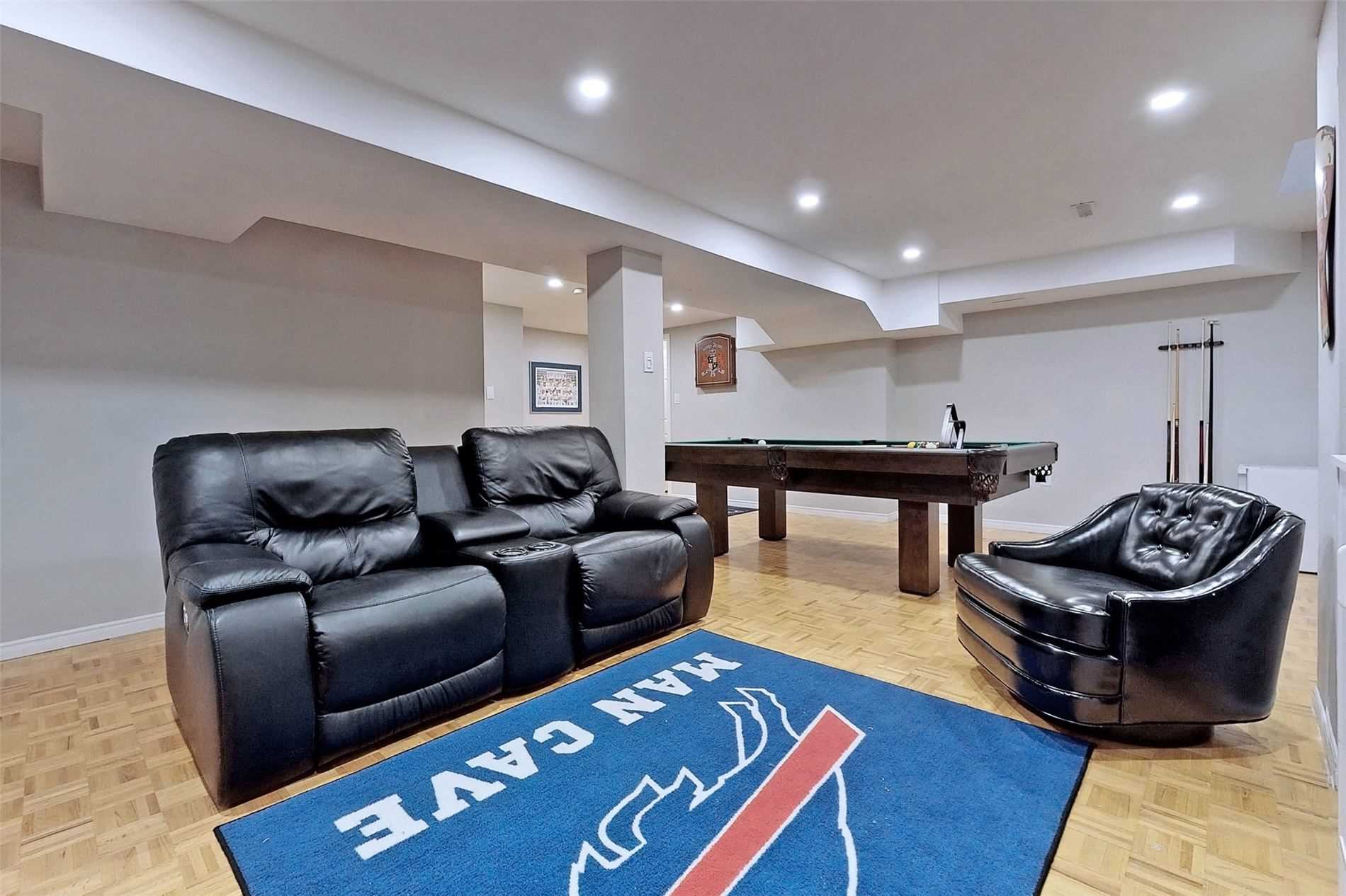 107 Roxborough Lane