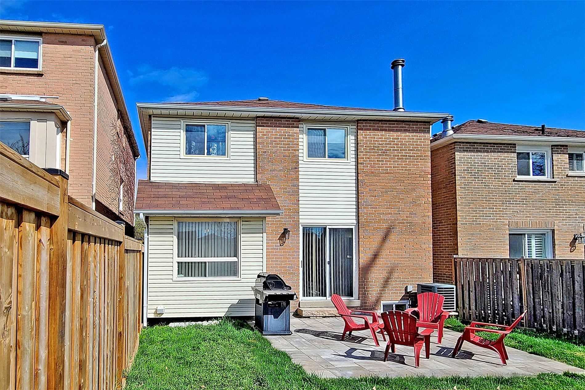 107 Roxborough Lane