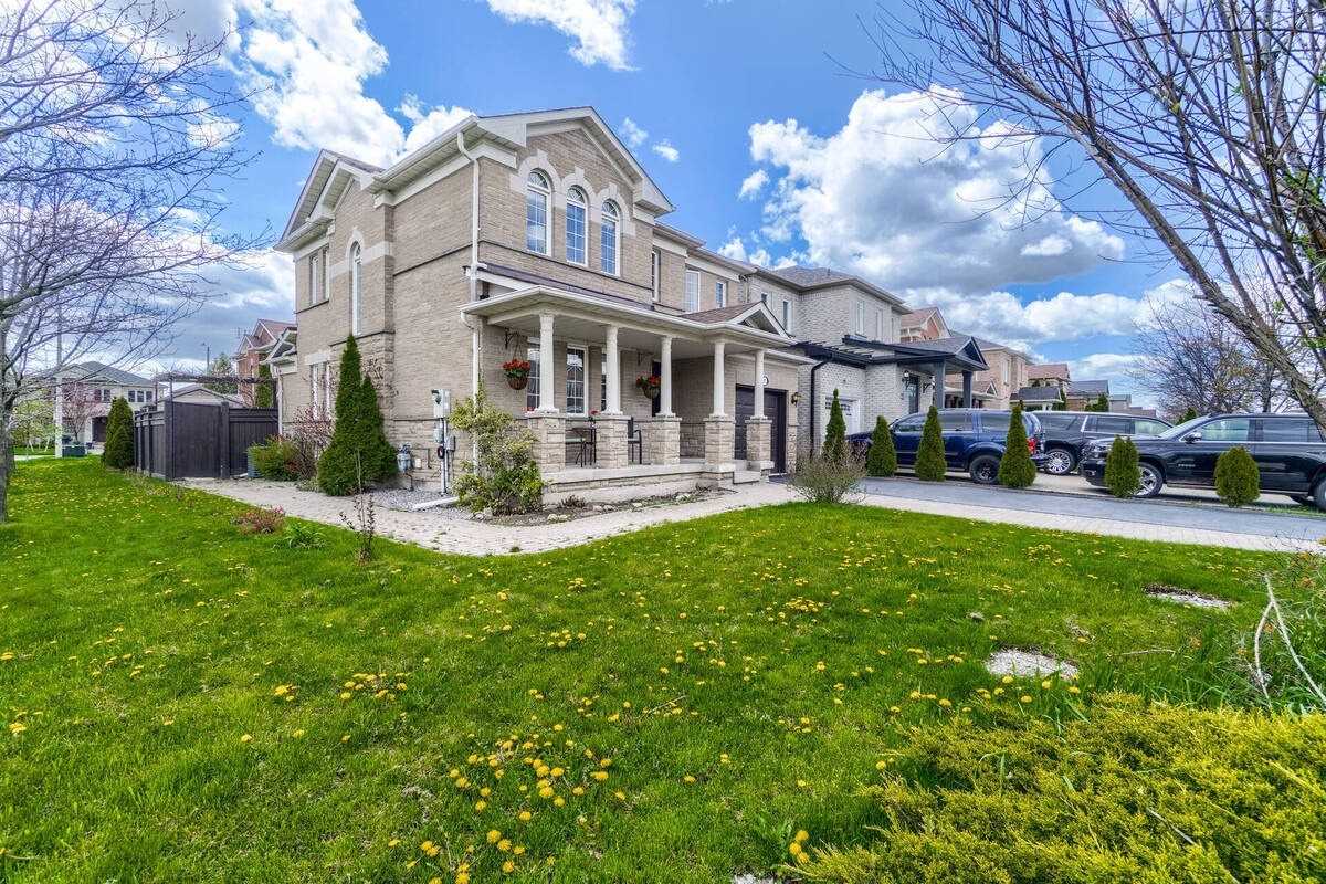 67 Wildberry Cres