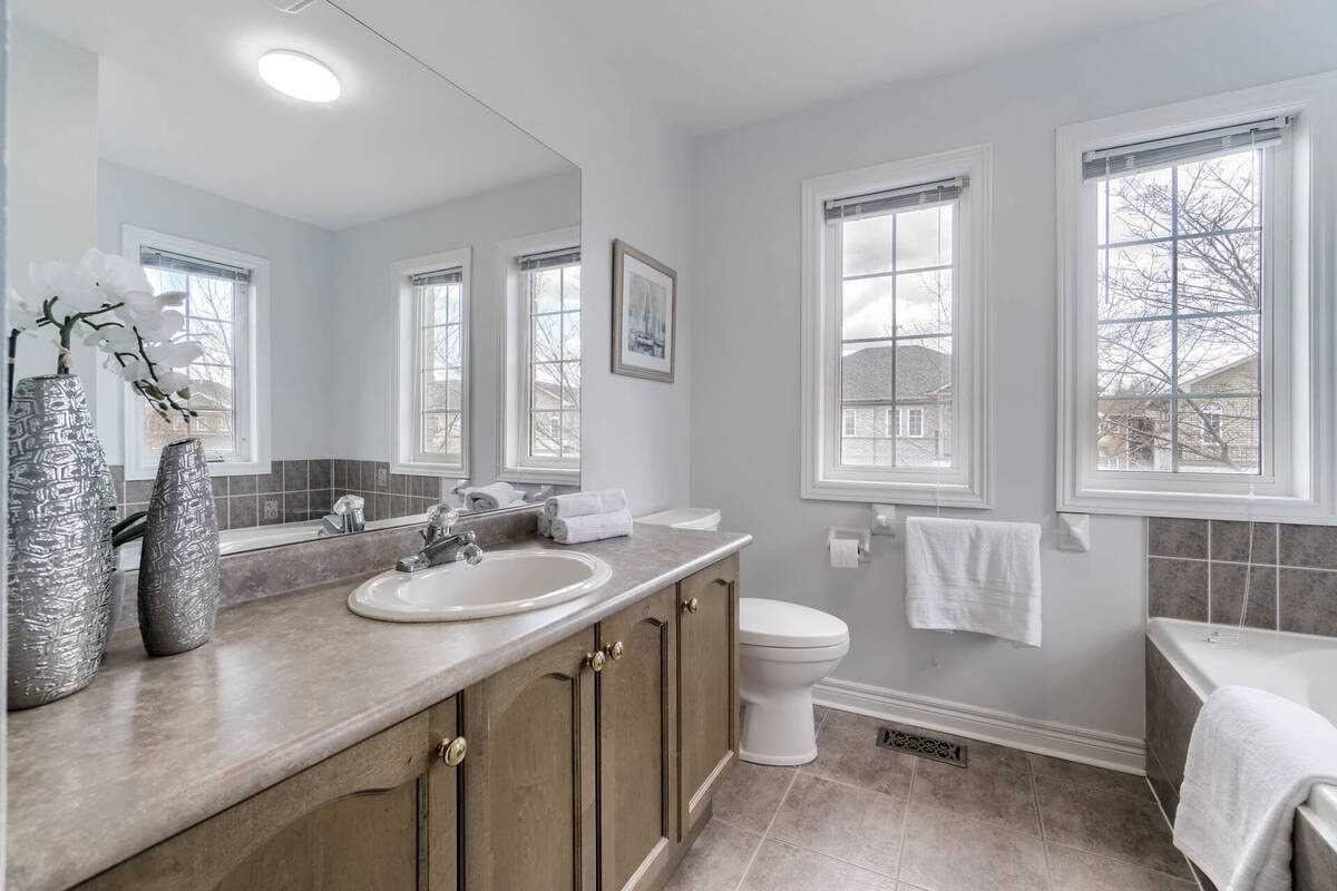 67 Wildberry Cres