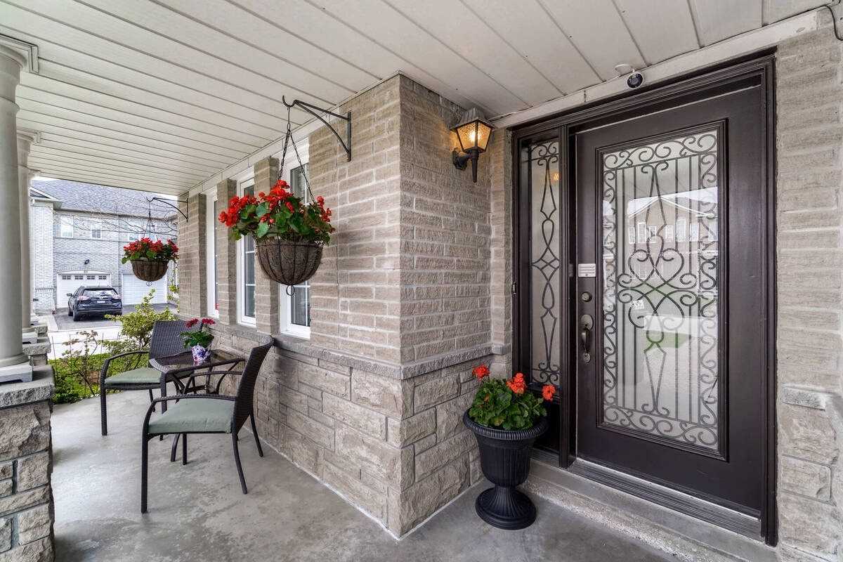 67 Wildberry Cres