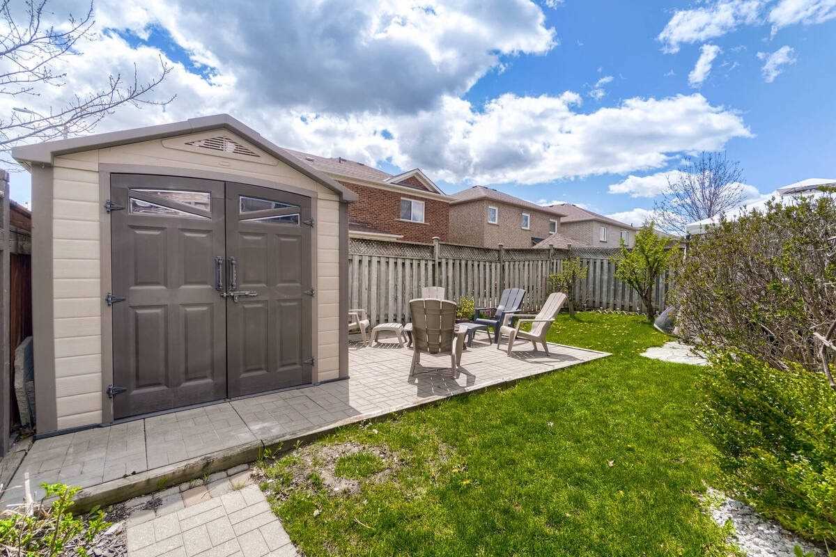 67 Wildberry Cres