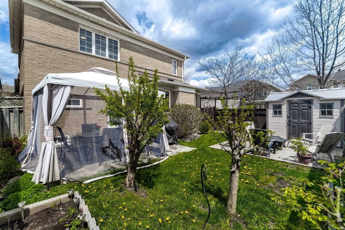67 Wildberry Cres