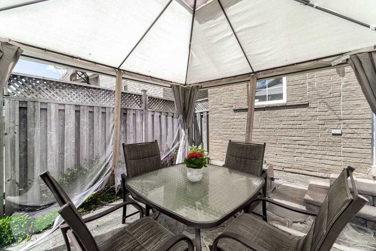 67 Wildberry Cres