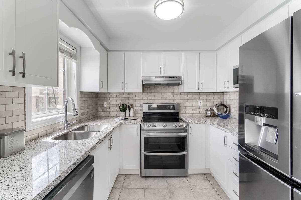 67 Wildberry Cres
