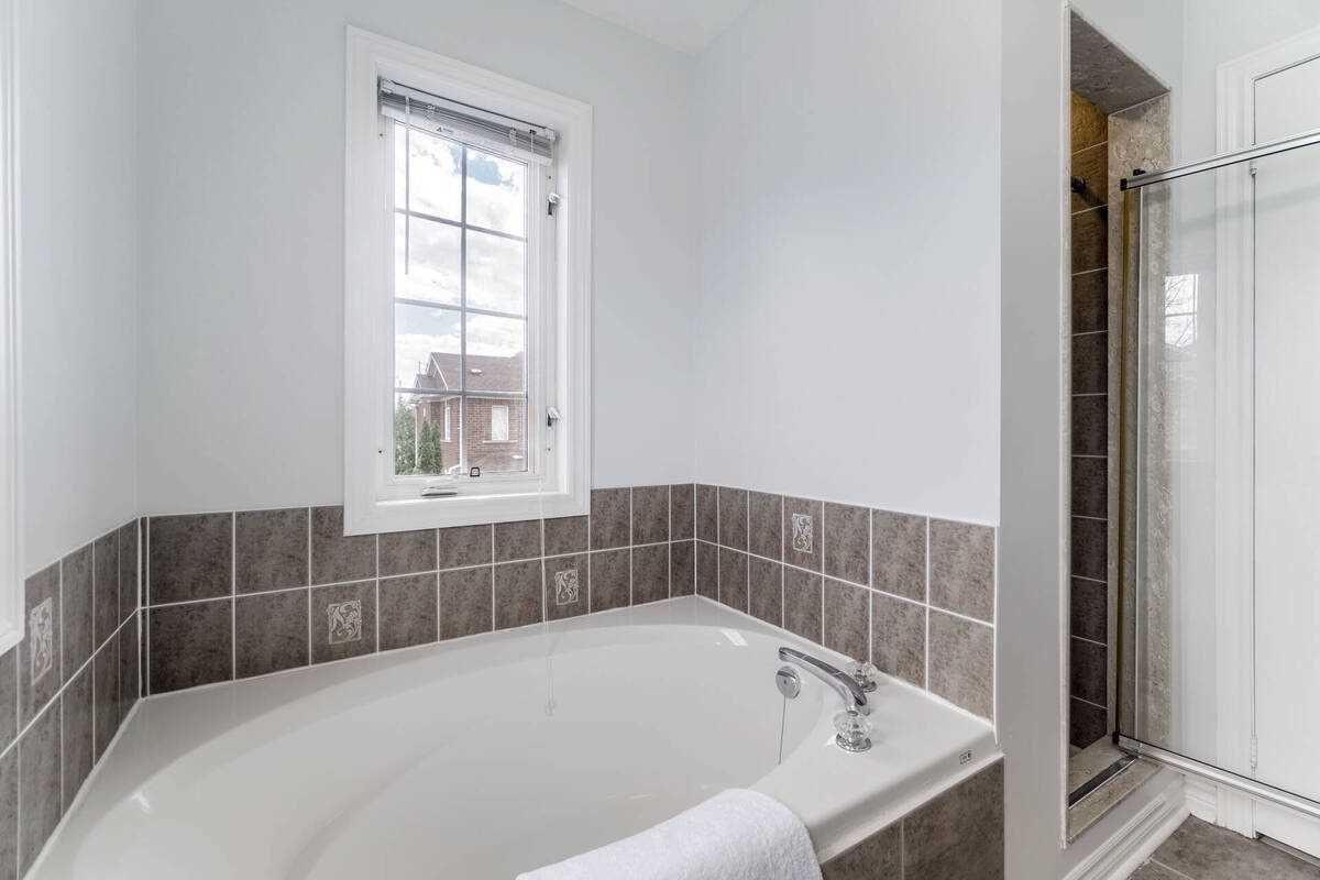 67 Wildberry Cres