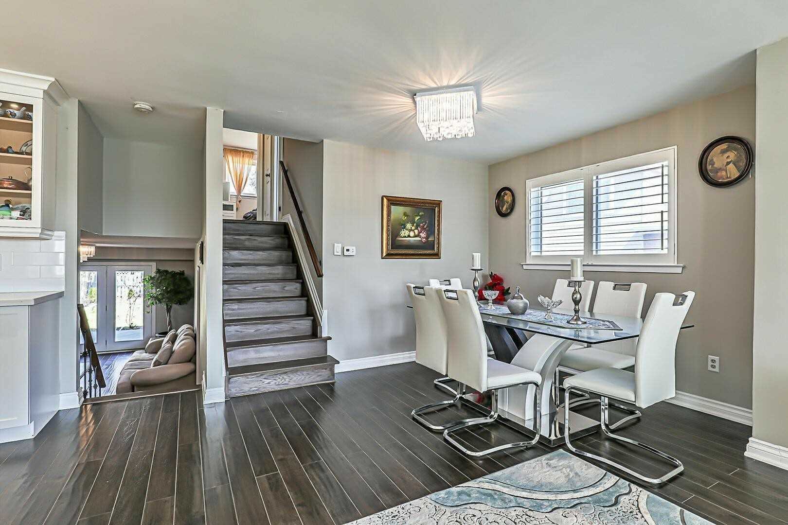 77 Lee Ave