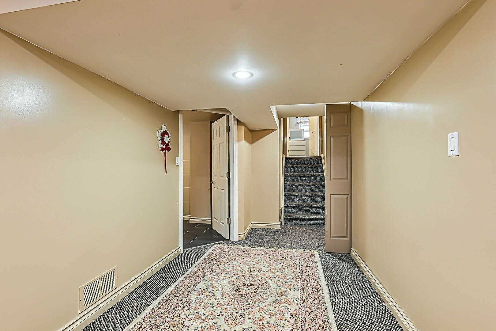 77 Lee Ave