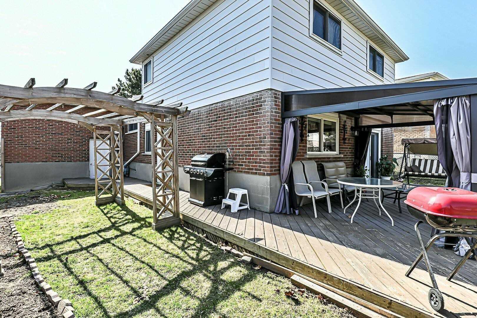 77 Lee Ave